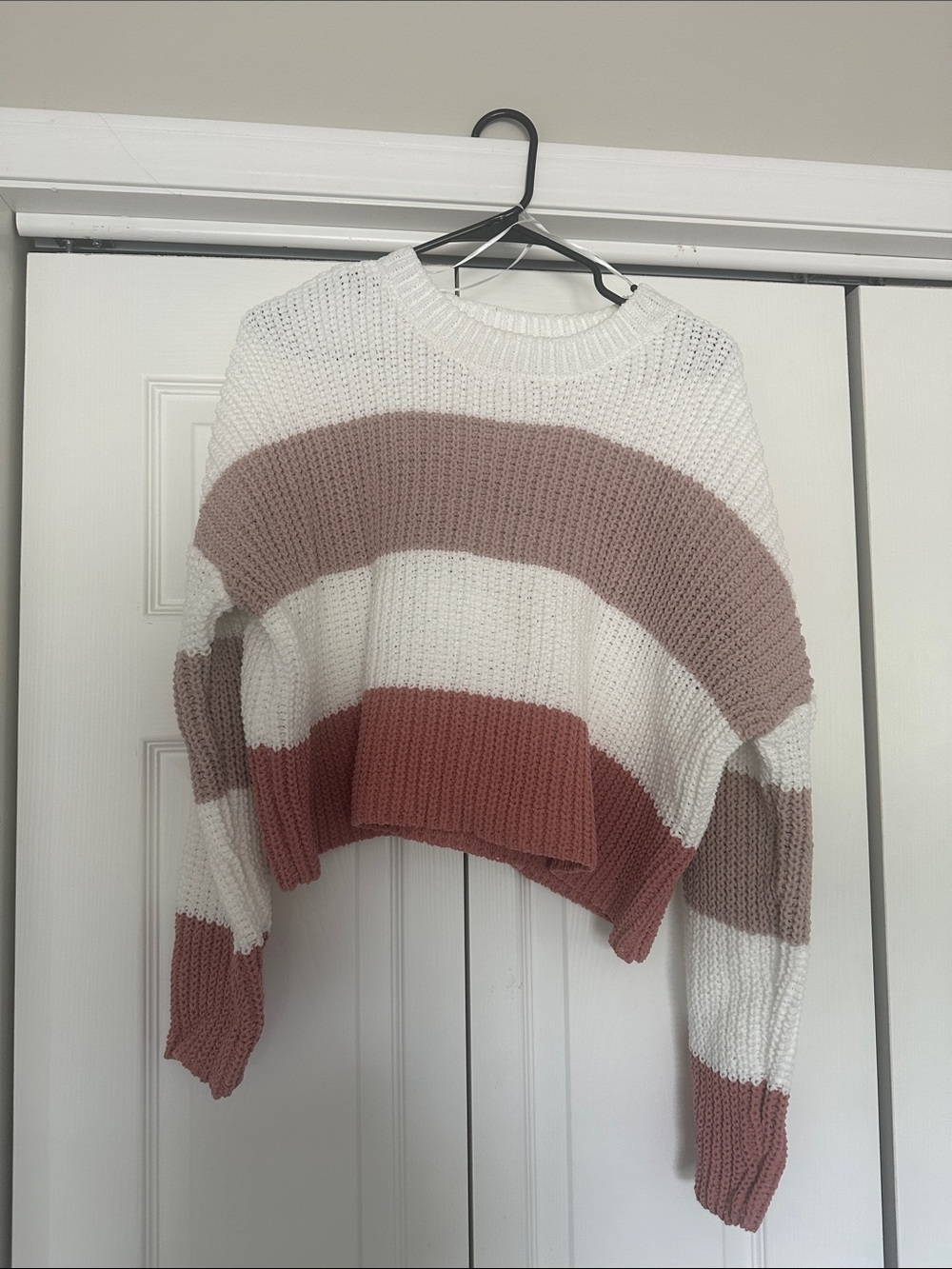 moon & madison Cropped Striped Sweater - White & Dusty Rose & Mauve
